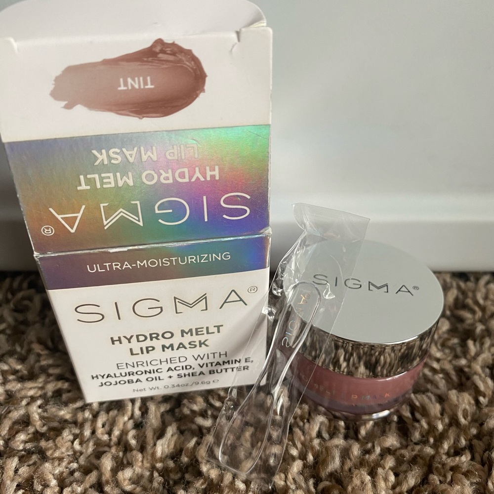 SIGMA Hyrdo Melt Lip Mask in TINT
